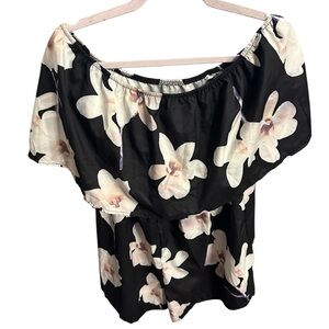NWOT Black Floral Off-Shoulder Jumpsuit with Cream Blooms 3x cute 🥰
